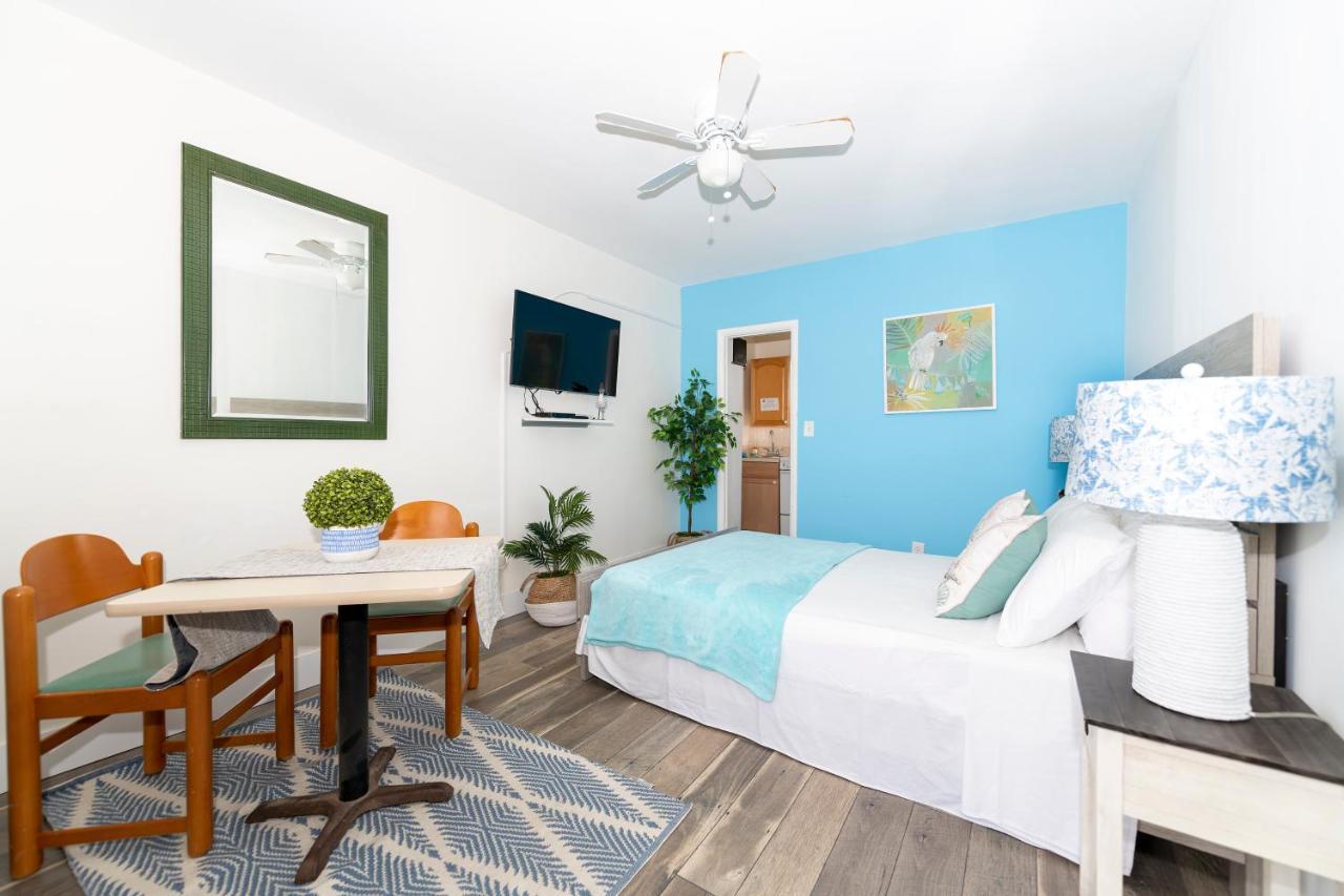 Tropic Isle Hotel & Apartment Hollywood Bagian luar foto