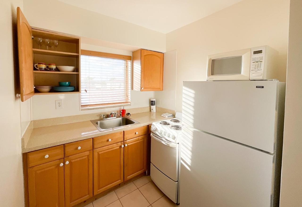 Tropic Isle Hotel & Apartment Hollywood Bagian luar foto