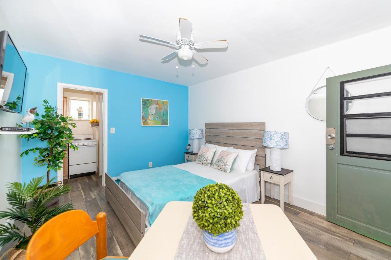 Tropic Isle Hotel & Apartment Hollywood Bagian luar foto