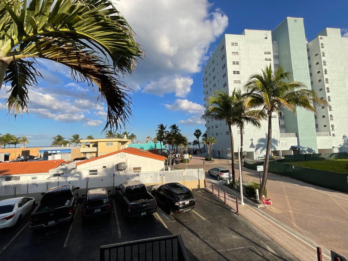 Tropic Isle Hotel & Apartment Hollywood Bagian luar foto