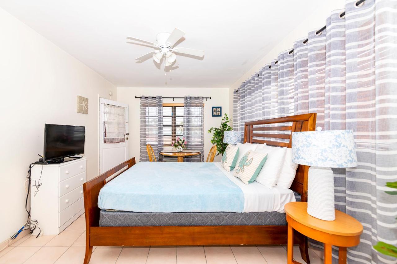 Tropic Isle Hotel & Apartment Hollywood Bagian luar foto
