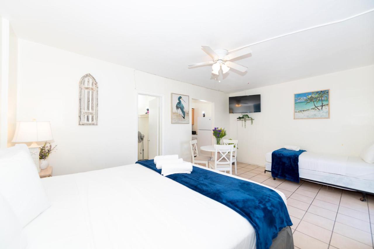 Tropic Isle Hotel & Apartment Hollywood Bagian luar foto