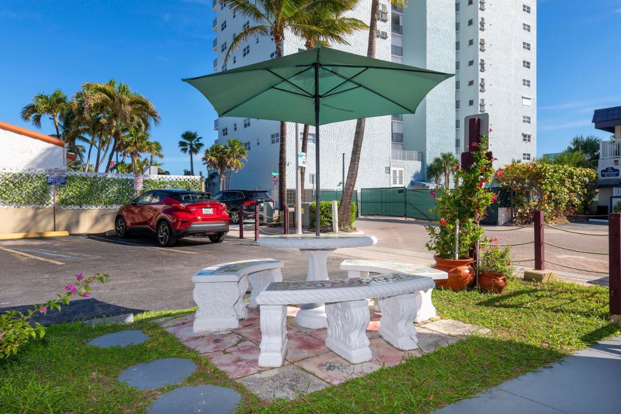 Tropic Isle Hotel & Apartment Hollywood Bagian luar foto