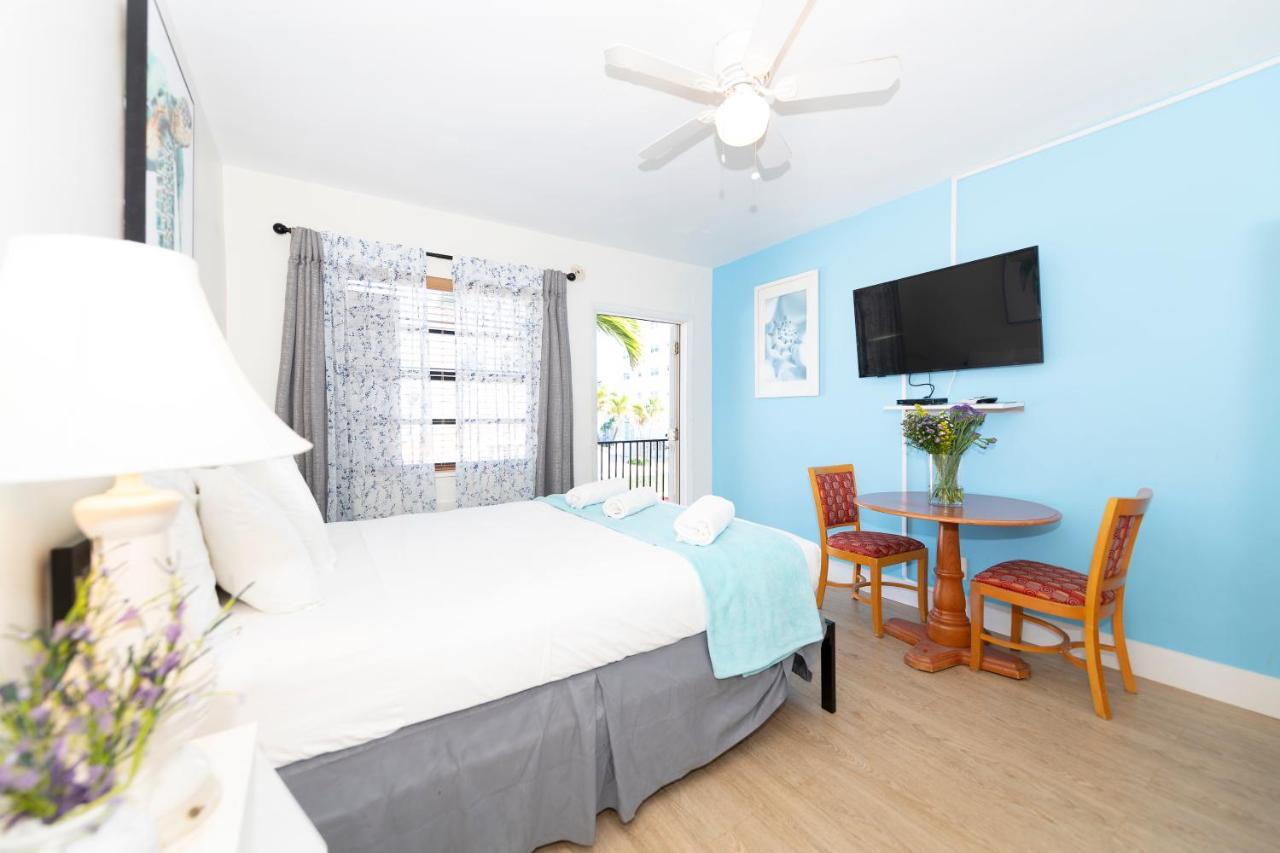 Tropic Isle Hotel & Apartment Hollywood Bagian luar foto